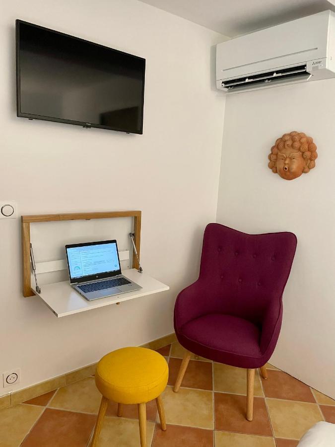 Pila & Bed Montpellier Centre Corum Comedie - Chambre Calme Climatisee - Quiet Air-Conditioned Room Екстериор снимка